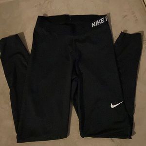 Black Nike pro leggings